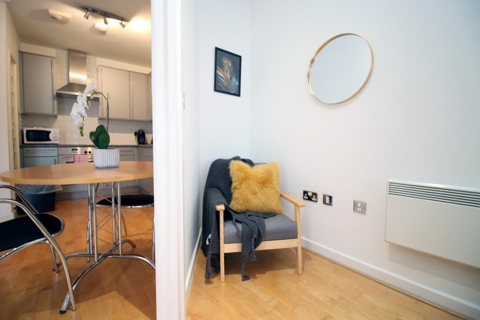 קארדיף Centrally Located Spacious 2Br | Cohost Partners מראה חיצוני תמונה